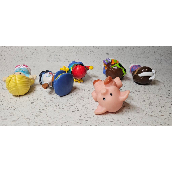 Lot of 6 Fisher-Price Little People Figures
Bundle includes 5 Little People char - Picture 4 of 4